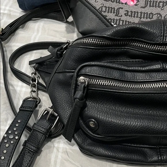 Juicy Couture Black and Floral Crossbody Bag, Black Fanny pack Two piece set - Picture 4 of 8